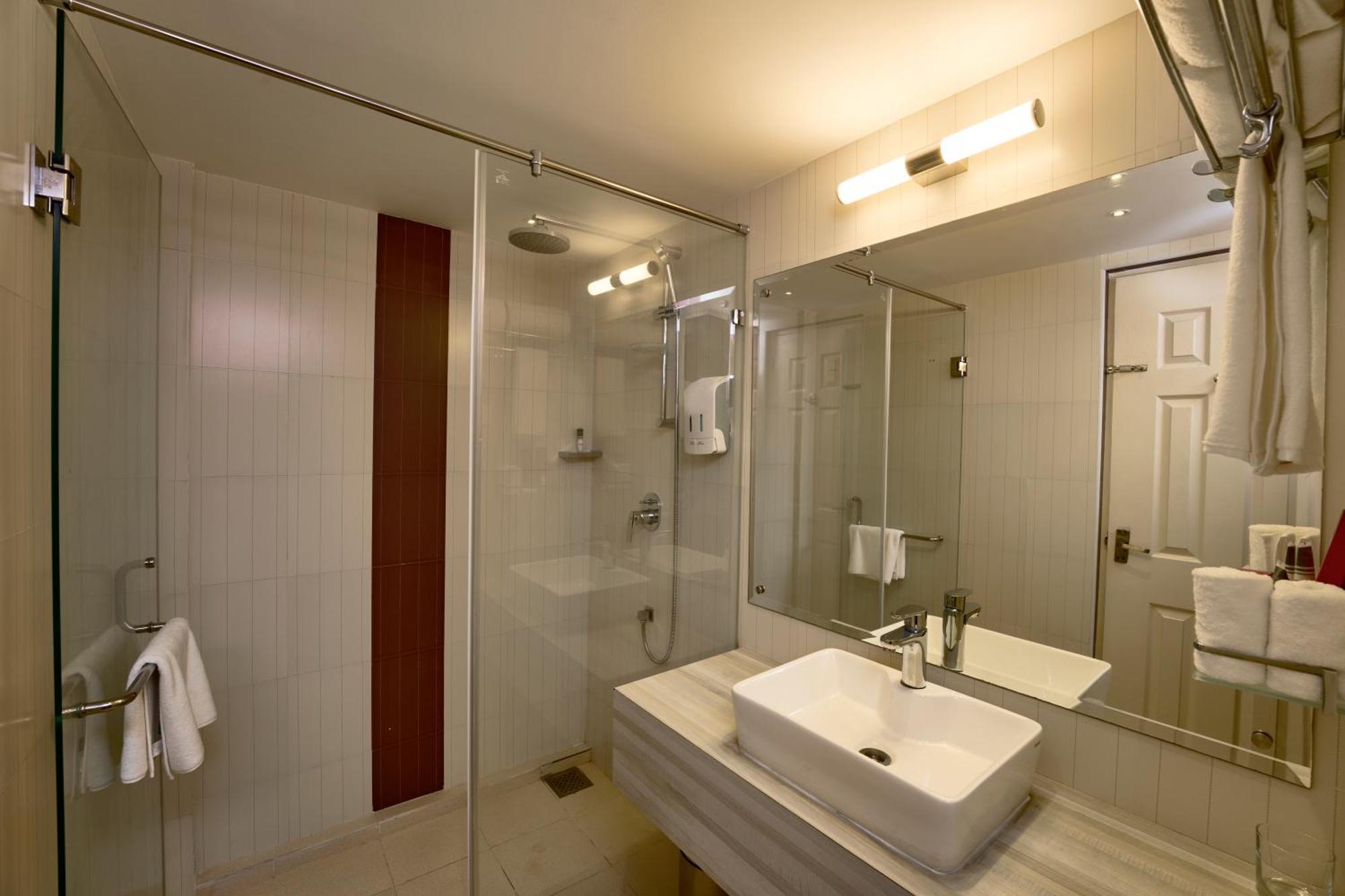 Noah Sky Suites Kochi Kültér fotó